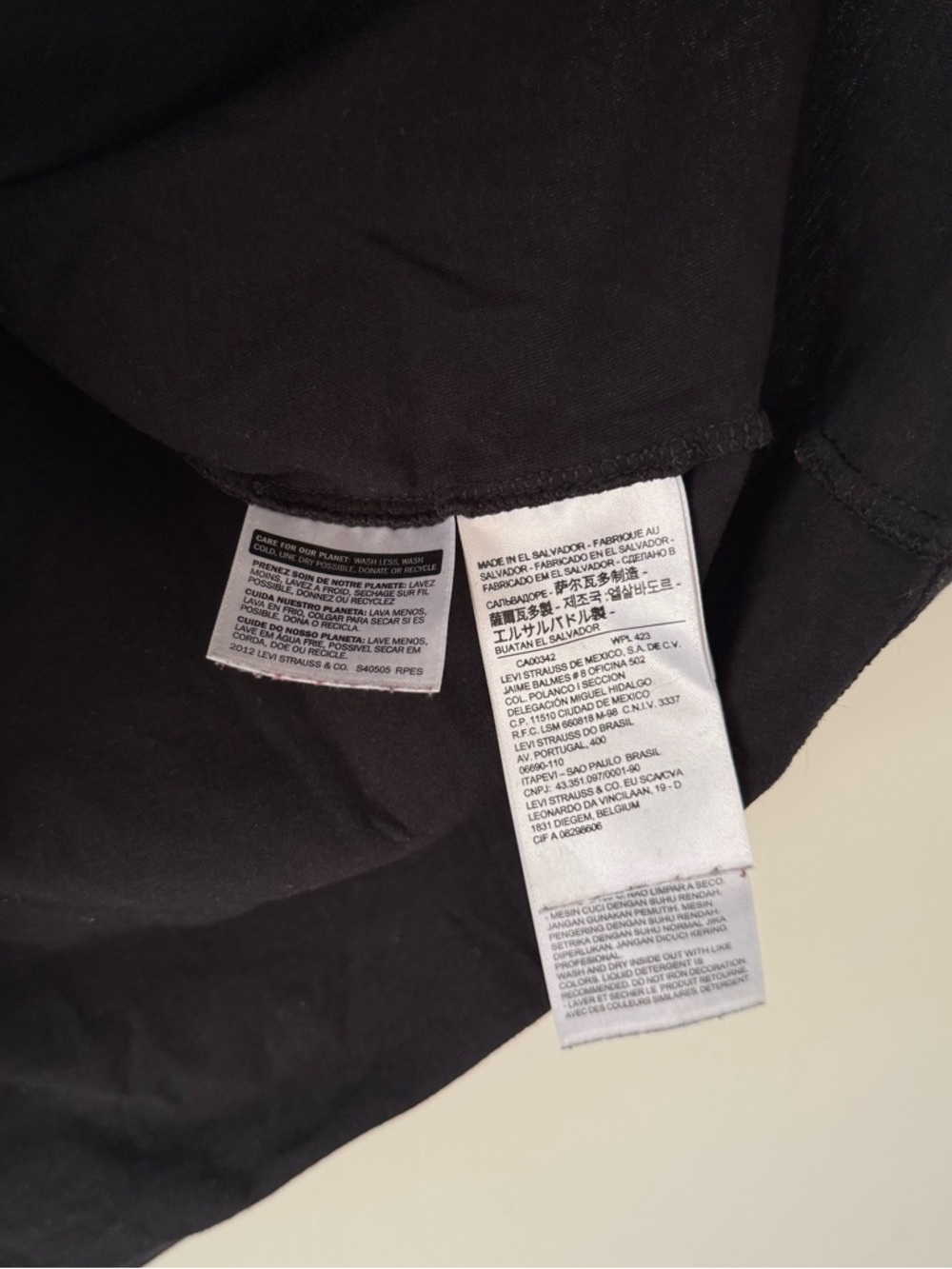 Levi’s Black & Red Logo T Shirt Size XXL - Picture 4 of 7